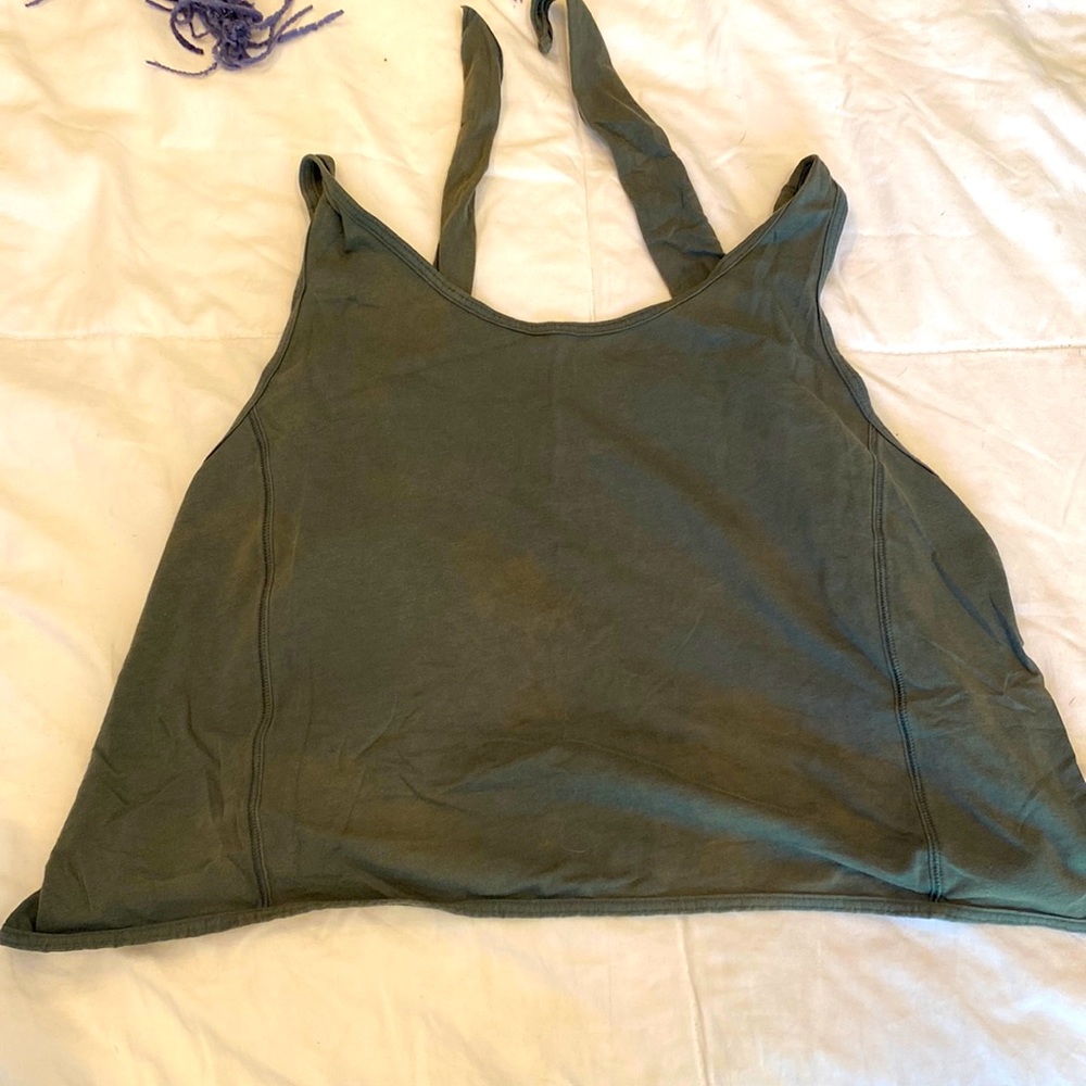 Lululemon crop tank